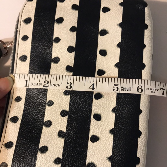 Women’s Betsey Johnson Crossbody Bag - Picture 13 of 15